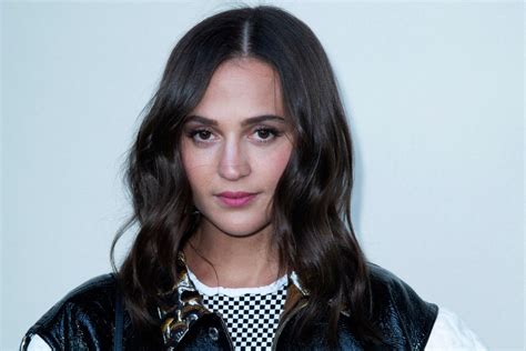 Alicia Vikander Calls Nude Scenes the Worst Thing,。